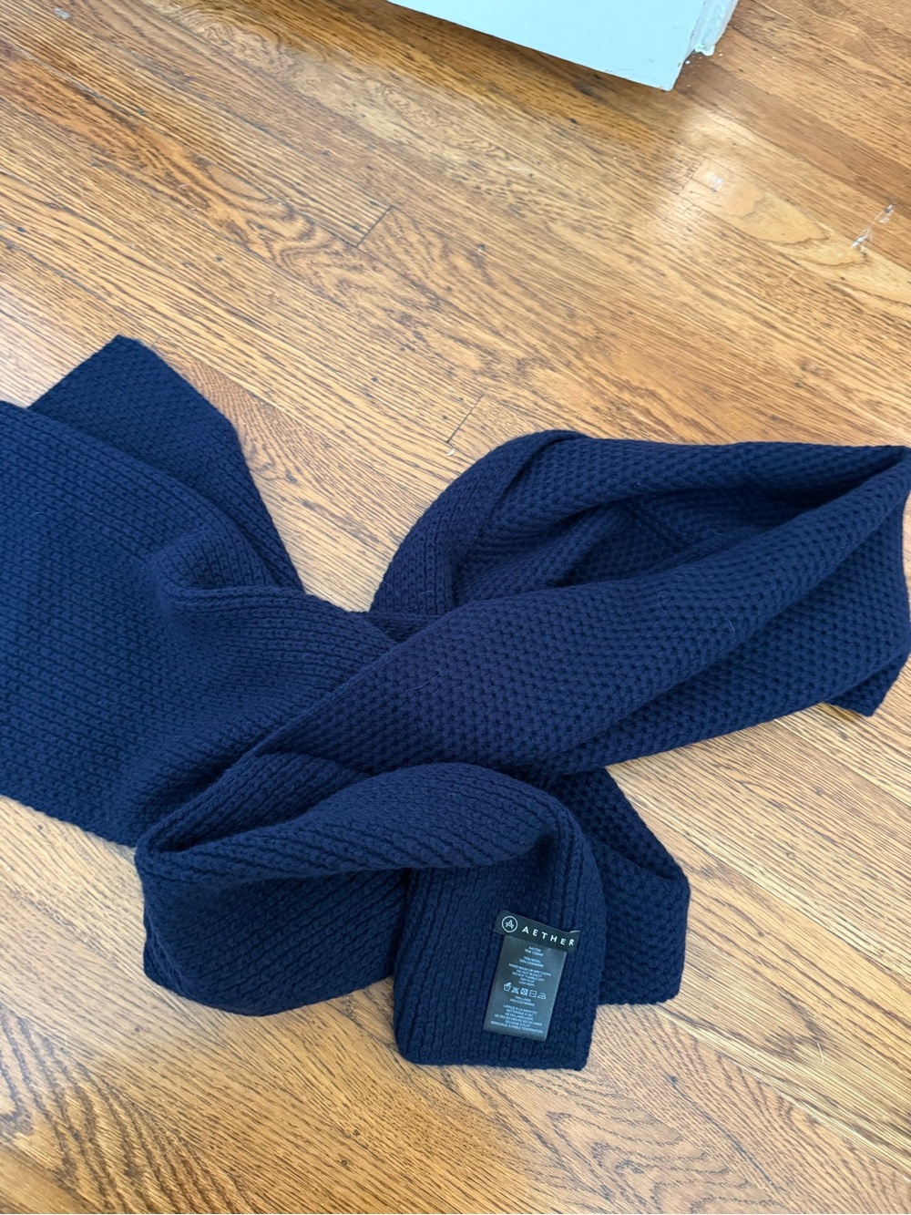 Aether Navy Ribbed Cashmere Scarf - Picture 4 of 4